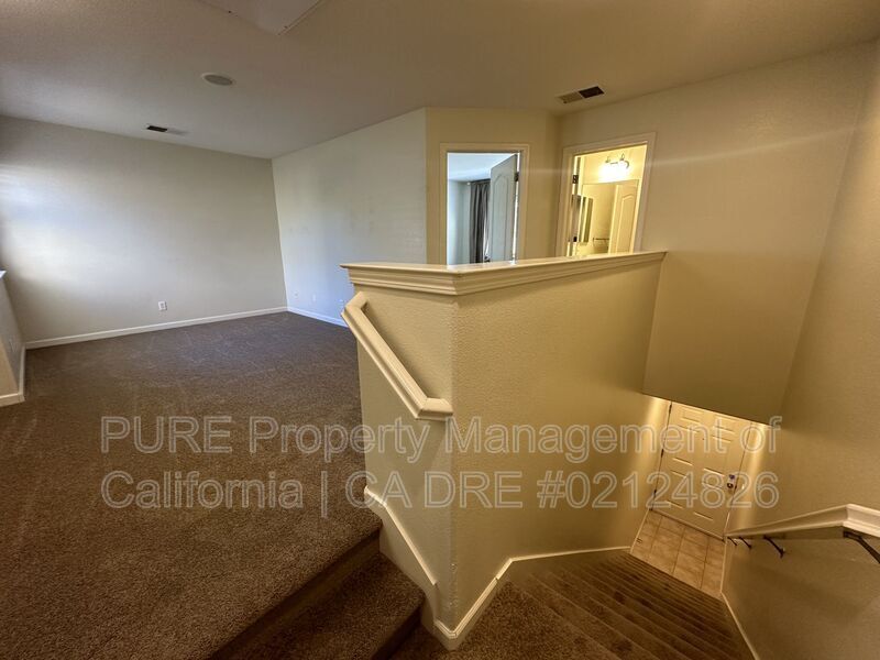 Foto principal - 2218 Versailles St