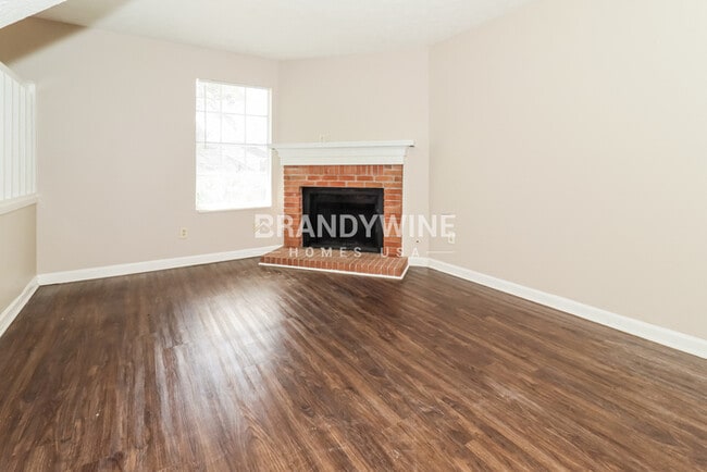 Foto del edificio - 1228 Mill Lake Cir