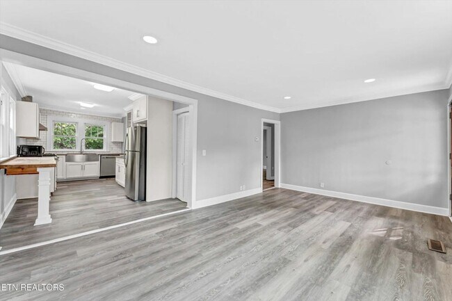 Building Photo - Athens 37303 - Fully updated 3 bedroom, 1....