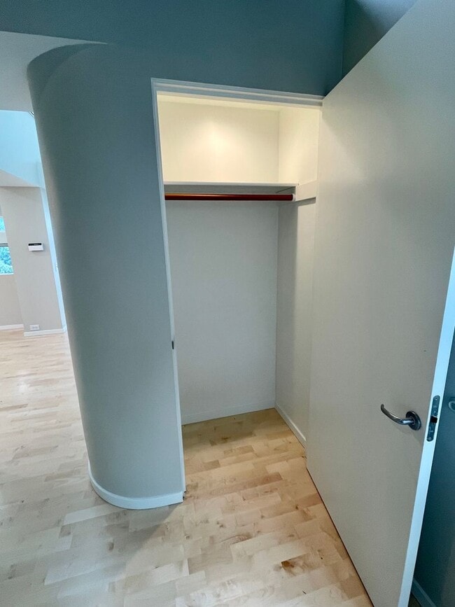 Building Photo - Breathtaking views of Chuckanut Bay!!