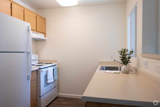 1 habitación, 1 baño - 535 pies cuadrados - Cocina - Second Street Senior