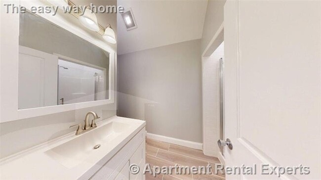 Building Photo - 49 Hill Rd