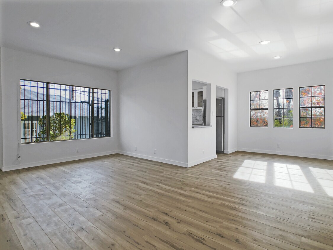 Foto principal - 4407 Ambrose Ave