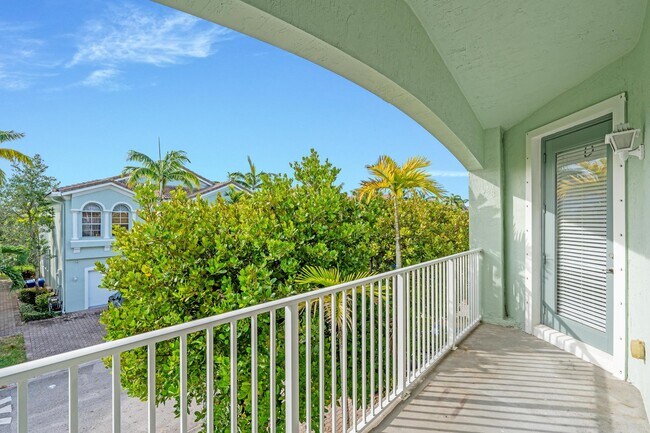 Foto del edificio - 3156 Laurel Ridge Cir