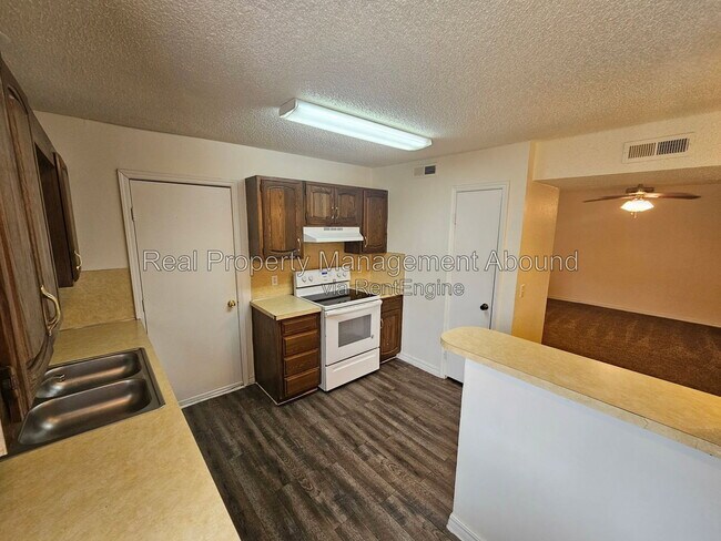 Building Photo - 8009 N 117th E Ave