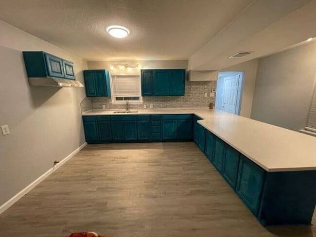 Building Photo - 2 Bedroom Single Family Home in Corpus Chr...