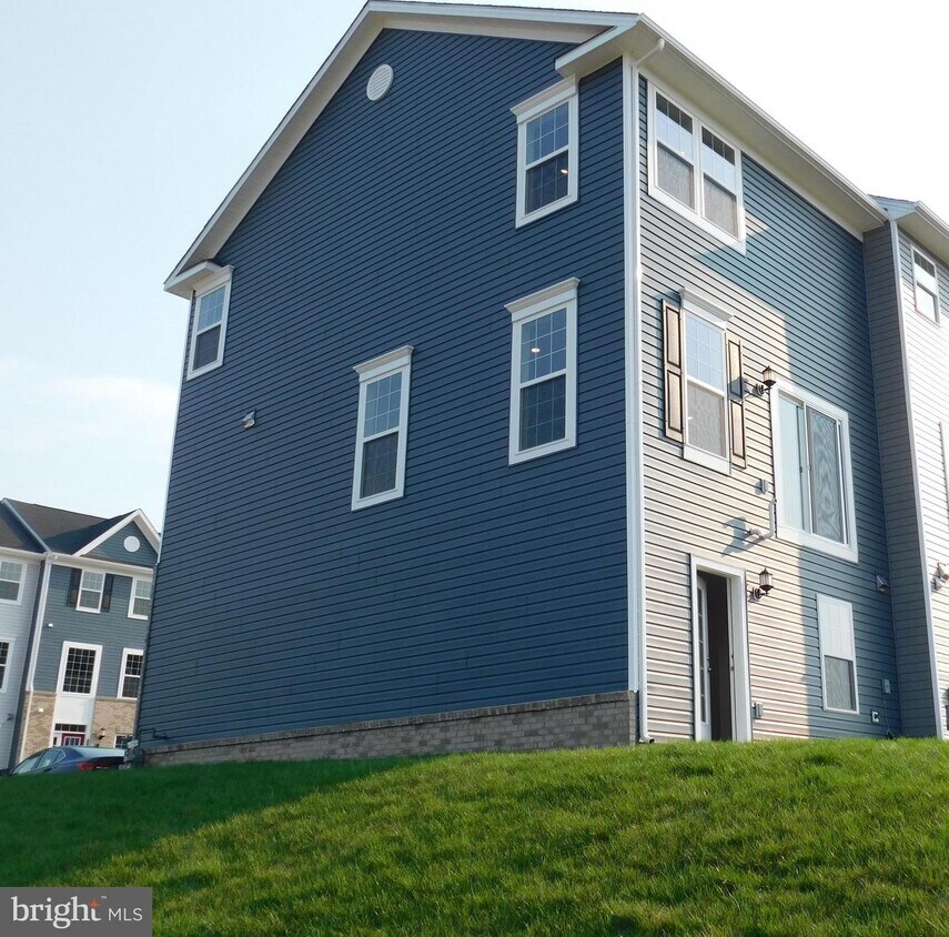 Primary Photo - 7800 Barrensdale Rd