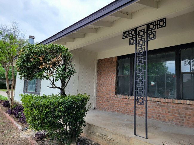 Foto del edificio - 4400 Hodgkins Rd