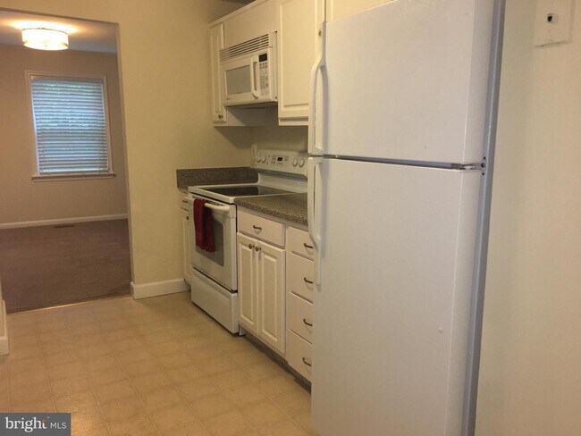 Building Photo - 6038 Heathwick Ct