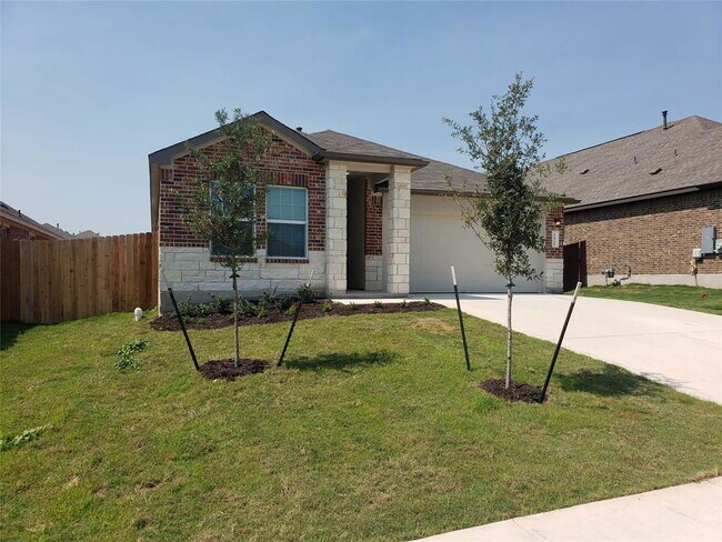 Building Photo - 5820 Bianca Dr