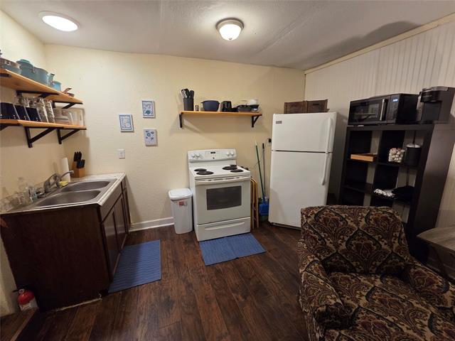 Building Photo - 1350 Lillius St