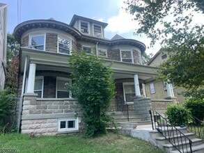 Building Photo - 43 Mapes Ave