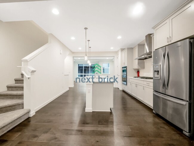 Building Photo - 3 Bed and 3.5 Bath Beautiful  Modern Townhome is Available for Rent!