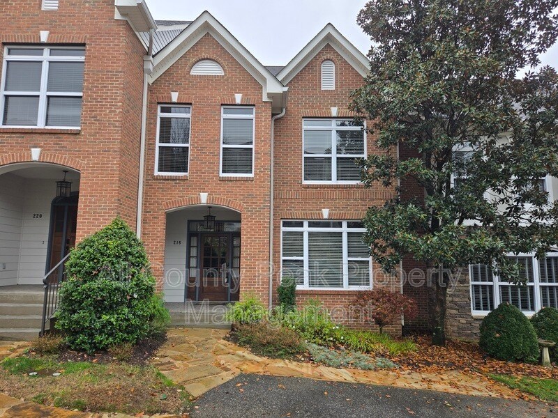 Primary Photo - 216 Shady Ridge Ln