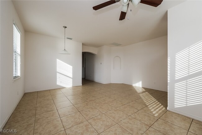 Building Photo - 1631 SW 25th Ln