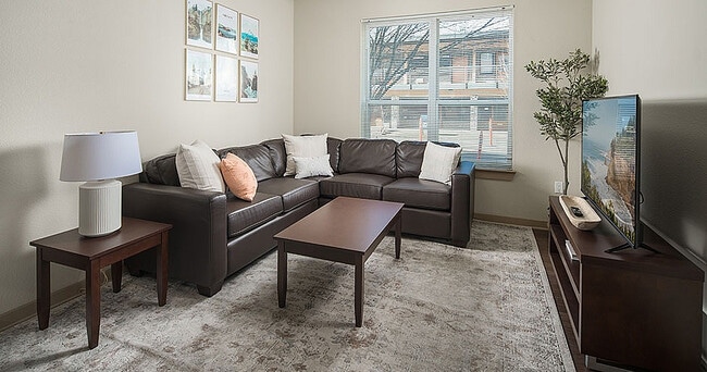 Sala de estar modelo 01, 13th y Olive, Eugene, OR - The Hayward Student Living