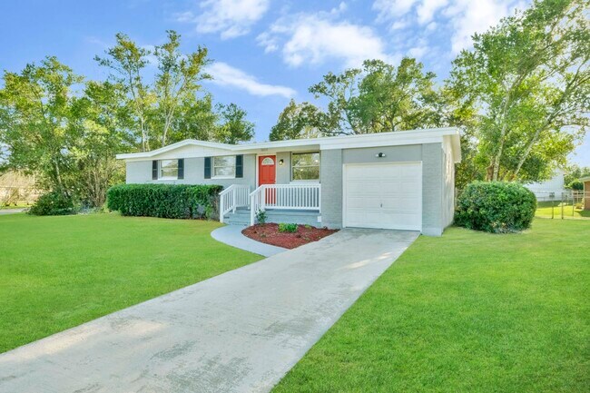 Building Photo - 5020 Chivalry Dr