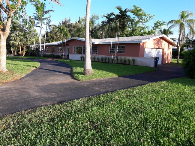 Foto del edificio - 8420 SW 142nd St