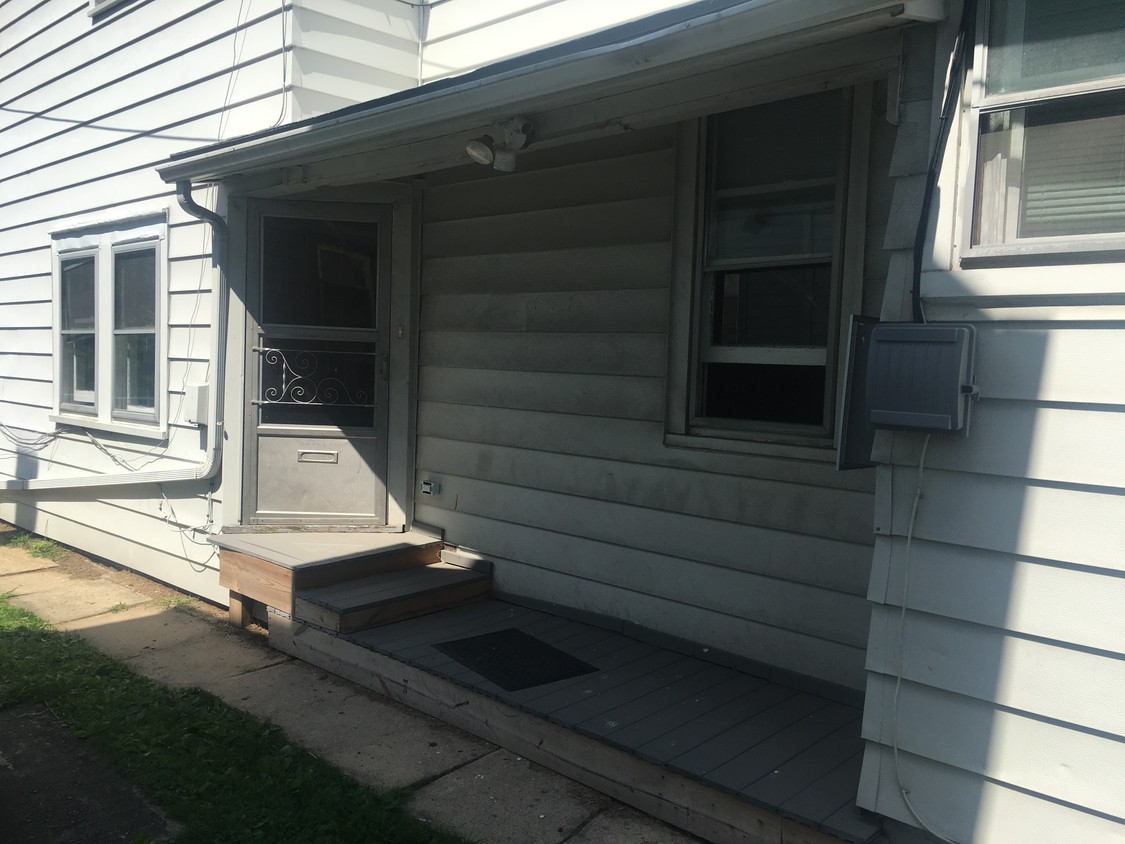 Primary Photo - 348 S 2nd St