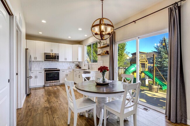 Building Photo - 7731 Canyon Oak Dr