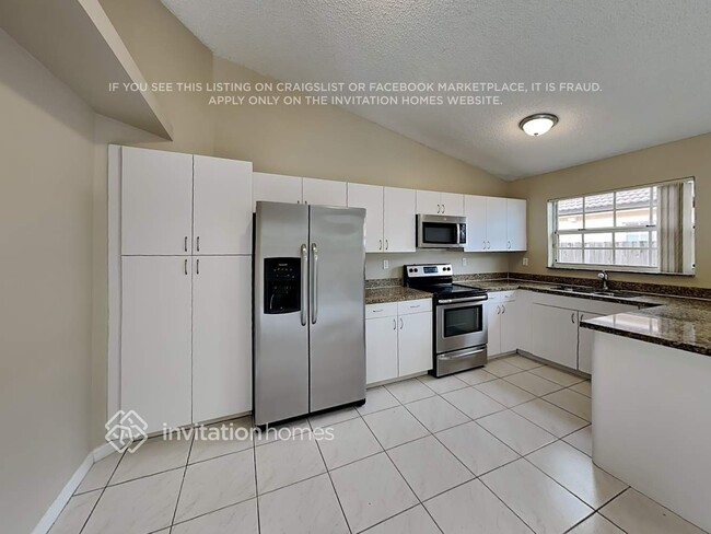 Building Photo - 9155 SW 166th Pl