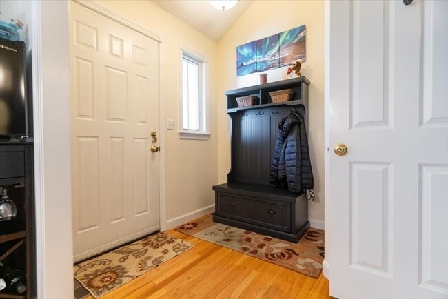 Building Photo - 68 Village Dr