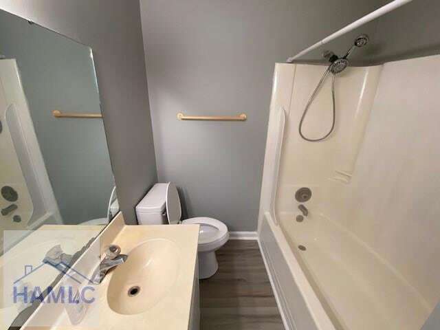 Building Photo - 300 Robinson Loop