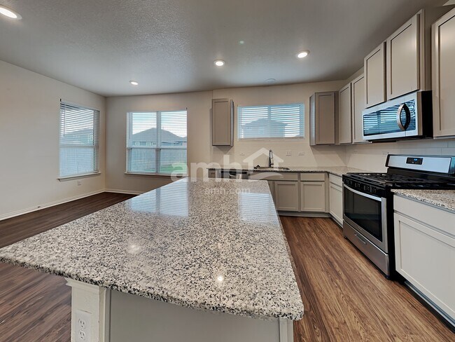 Building Photo - 2715 Spencebrook