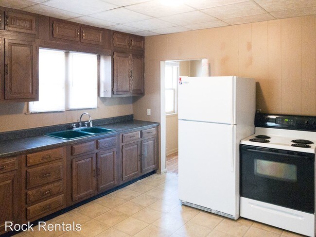 Building Photo - 3 br, 1 bath House - 202 W 12th Ave
