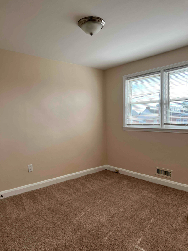 Building Photo - 4743 Chatford Ave