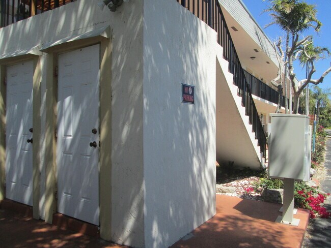 Foto del edificio - 405 N Cypress Dr