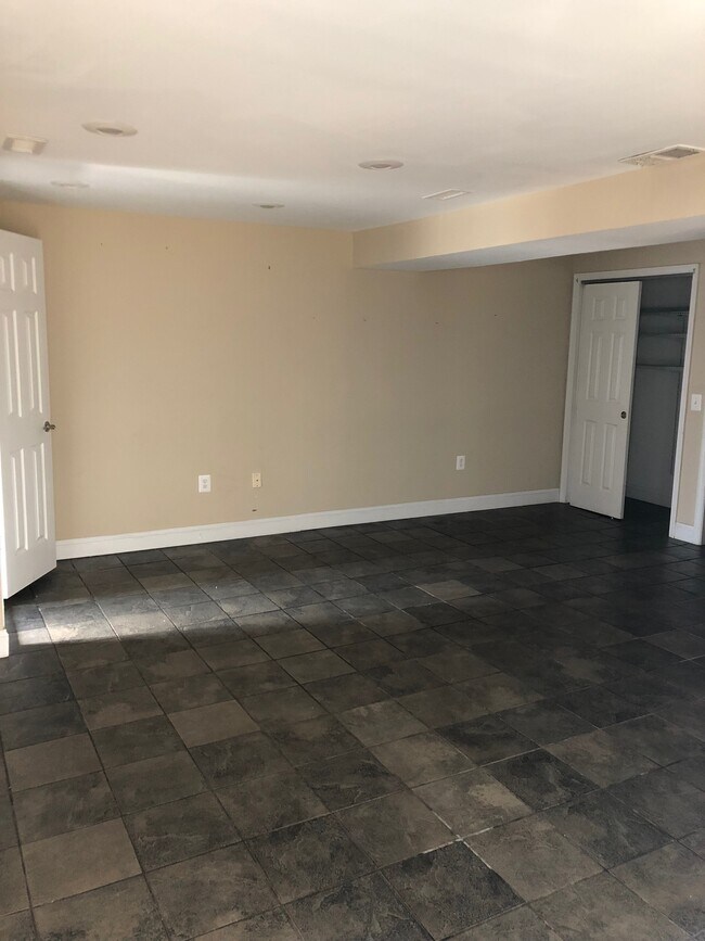 Building Photo - 8611 Flower Ave