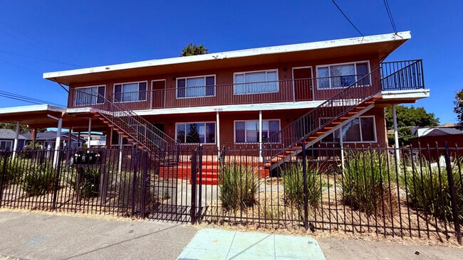 Photo - 10100 Walnut St Apartment