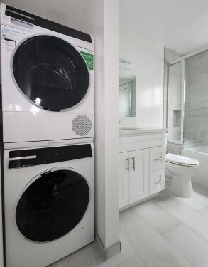 Interior Photo - 1873 Veteran Ave