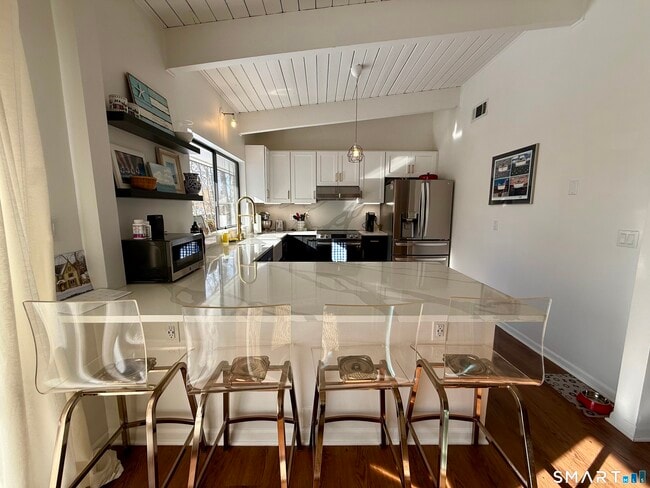 Foto del edificio - 85 Ledgebrook Dr