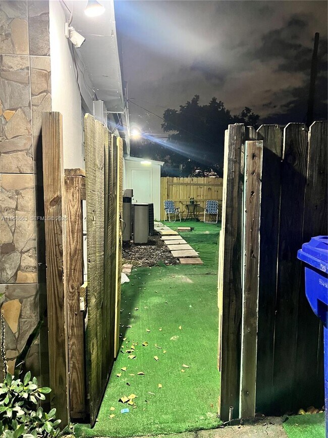 Building Photo - 6400 Fletcher St