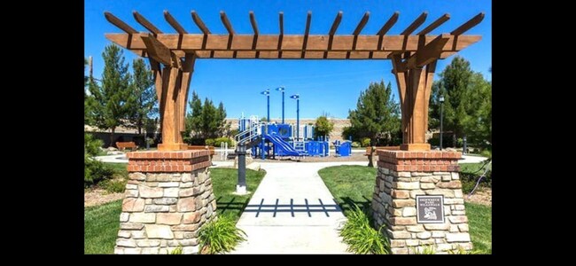 Foto del edificio - 1608 Gazebo Ln