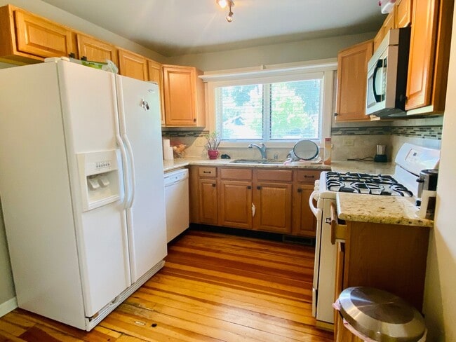 Building Photo - 21 N Julian St