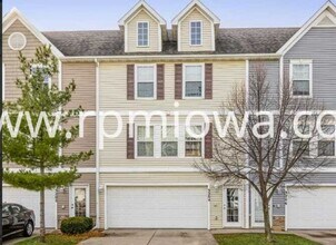 Building Photo - 3204 SW Sharmin Ln