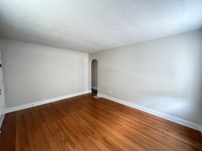 Photo - Wonderful 3 Bed and 1 Bath! House