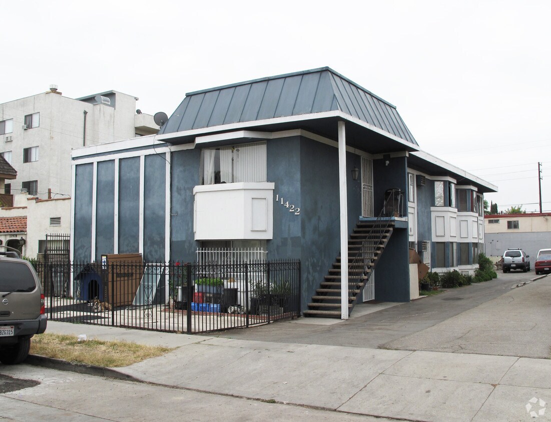 Primary Photo - 11422 Emelita St
