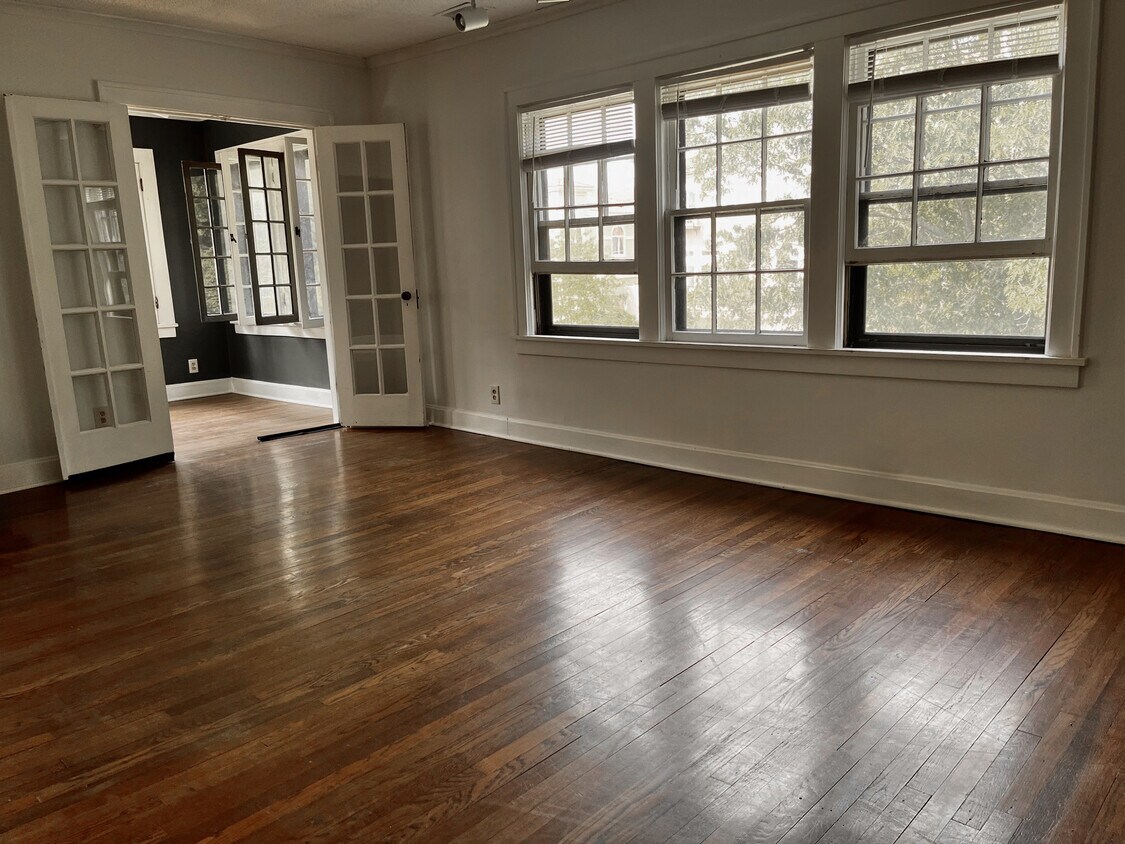 Foto principal - 5035 Walnut St