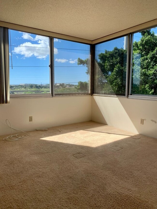 Building Photo - Pearl City - Century Park Plaza: 1 bedroom...
