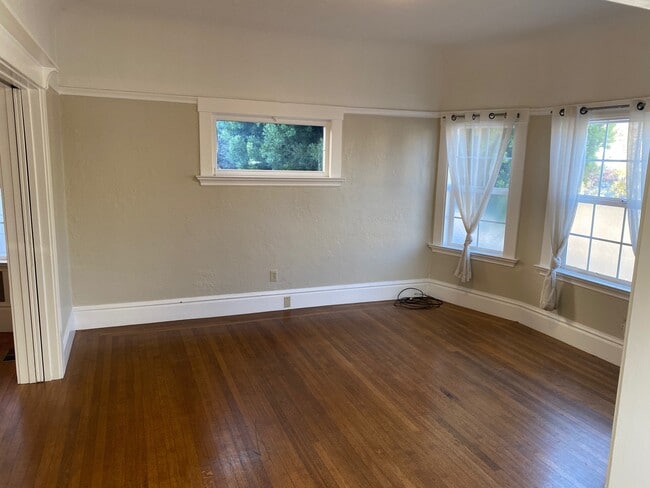 Building Photo - 1125 Adeline St