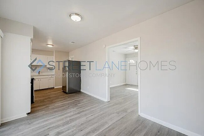Building Photo - 2321 Danbury Dr