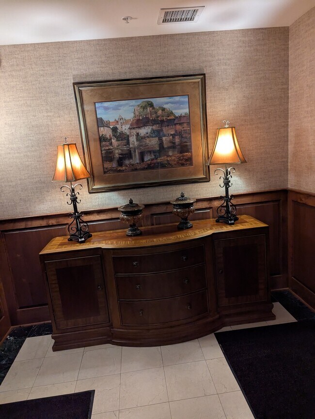 Foto del edificio - 101 Pointe Dr
