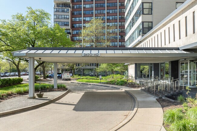 Entrance - Lakeshore Drive Condo