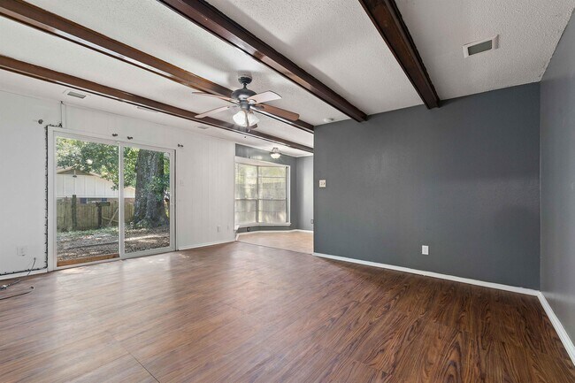 Foto del edificio - 433 Dogwood Dr