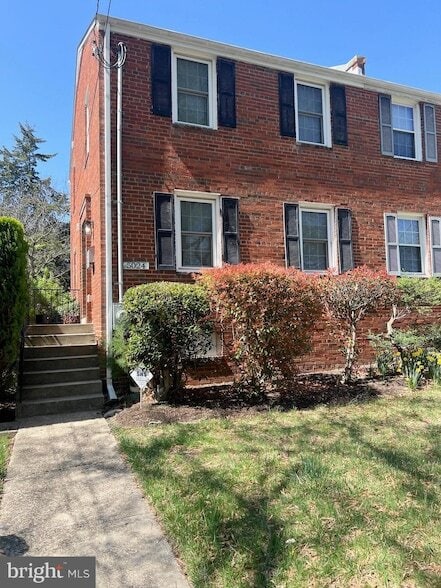 Primary Photo - 5024 12th St NE