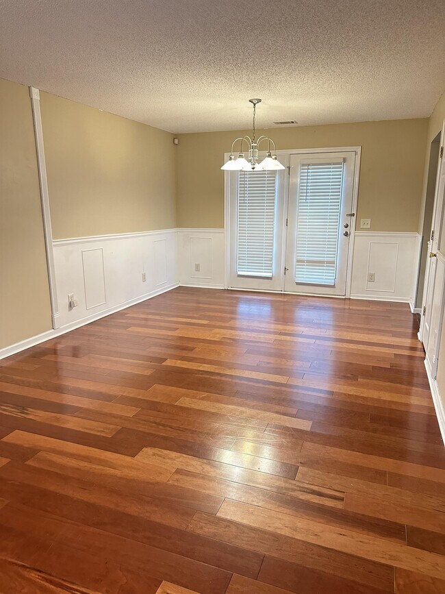 Foto del edificio - 160 Mills Run Dr